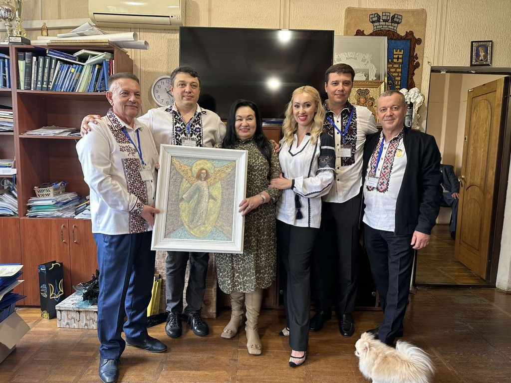 зображення_viber_2023-05-18_21-51-15-423